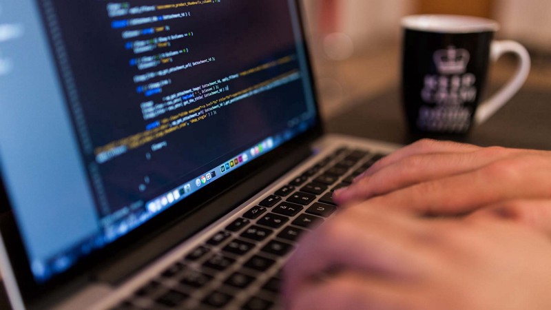 Few Best Hand Picked IDEs & Code Editors for Web Development.